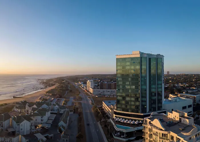 Hotel with pool: Radisson Blu Hotel, Port Elizabeth